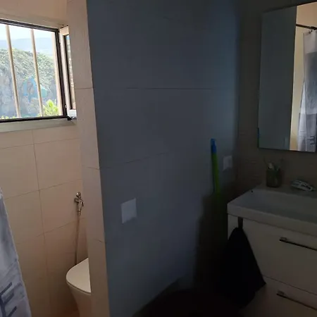La *
